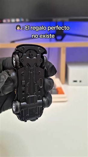 Mandale este video a esa persona que no sabe que regalarte este 14 de febrero 👀❤️ #regaloperfecto #carslover #drift . . . Este mini auto control remoto para hacer drift y su tracción 4x4 son el mejor detalle para todos los amantes de los autos.