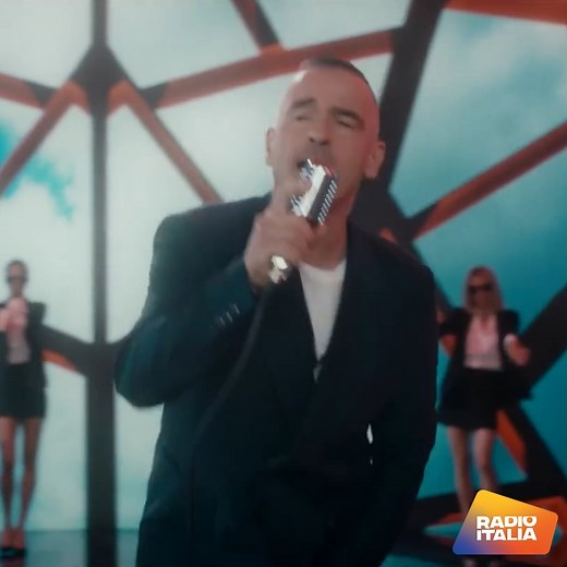 60K views · 3K reactions | "Ama" di Eros Ramazzotti è la canzone della settimana! Ascoltala qui: https://bit.ly/3ue6lNo #discoitalia | Radio Italia | Facebook