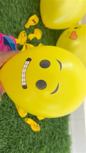 Emoji Balloons Blowing Up! Electric balloon machine #asmr #shorts