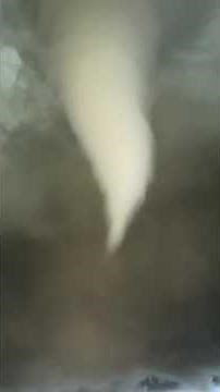 You gotta be kidding me with the evolution of this bright white cone #tornado