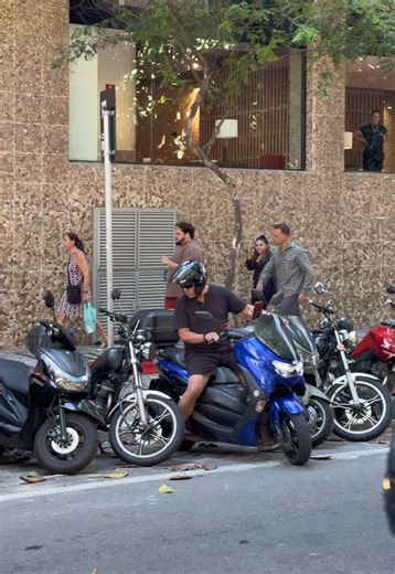 Andrew Wave Red Carpet Behind the Scenes