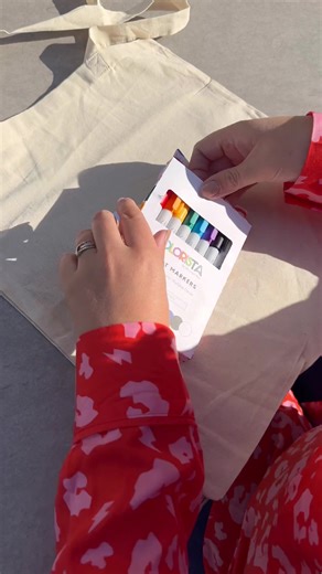 Did you know our Colorista by Spectrum Noir paint markers are perfect on canvas?! I’ve done so many cute fun projects with them now I’ve lost count! But this has got to be one of the easiest! And you can take this technique and execute it in so many ways! Make sure you tag me in any projects you do with our markers! I’m looking for other ideas I can try myself too! 💕 #crafting #colorista #spectrumnoir #paintmarker #DIY #diycrafts #totebag #totebagdesign | Sara Davies