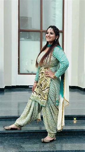 Miss Mahi: Captivating Punjabi Dance Performance