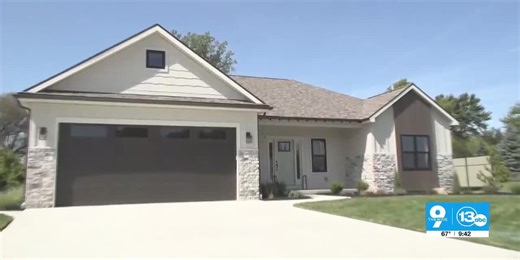 Preview the Parade of  Homes