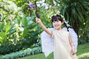 203 reactions | 【細部もお任せ！3⃣ステップ切り抜き✂】 #Photoshop 切り抜き選択が難しい、ふわっとした髪の毛や、もこもこした洋服‍♀️襁 最新版Photoshopの[選択とマスク]ツールなら、たった3ステップで綺麗に切り抜けます！ 詳しくは https://adobe.ly/40tKf7H | Adobe Creative Cloud | Facebook