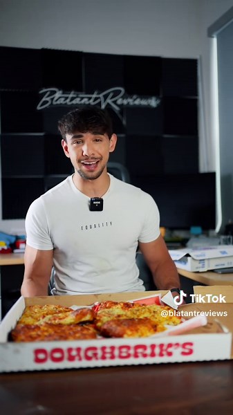 $10 vs $100 Pizza: An In-Depth Food Review