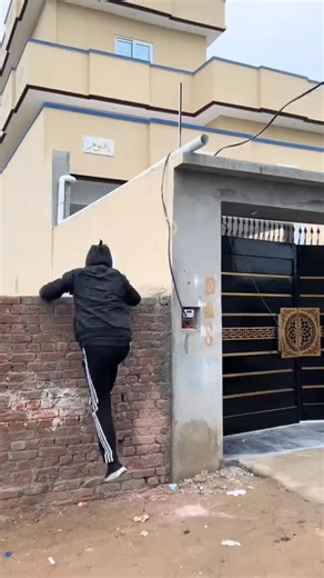 Extreme Technology Services on Instagram: "Secure Your home with Advance Electric Fence System .All Security Products under one roof. If You are looking for *Electric Fence System*Security Wire*Fire Fighting system *Fire Extinguisher*Smoke Detector*CCTV Camera *Automatic Gate Motor and many more Security products at a discounted price and good quality then you are in the right place at the right time . We are an authorized Dealer of Tongher Electric Fence. Don't waste your money and time on fake