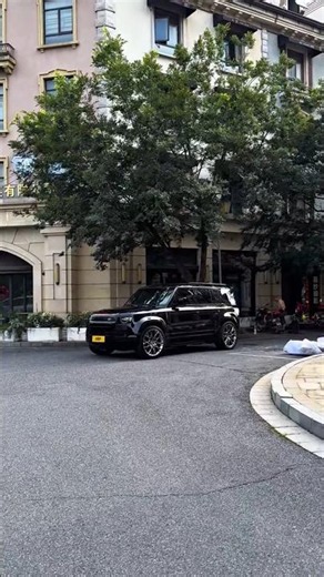 Declare the Land Rover Defender's Boxy Design Is Pure Automotive GOD! 🔥🛡️ #LandRover #Defender