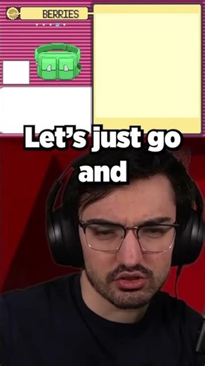 SmallAnt shows off his gamer skills