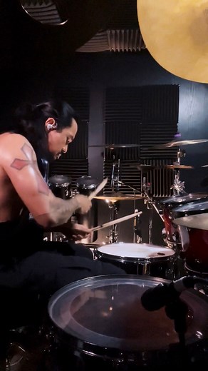 The guys at @basnaudioiem sent me a pair of ASONE In Ear Monitors to try out and review. I used it the other day to record drums and I also used it to mix this clip. The sound is very clear and the design looks slick. I recommend it if you’re looking for an IEM that’s less than £200. #drums #drummer #basn #basnaudio @basnheadphone | Vincent Velazco