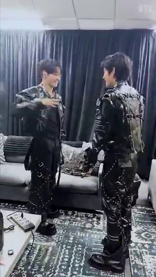 260428 Big Hit's Instagram ReelV X Jungkook handshake practice 🤝Video Translation:V: Ah is it tan tan?JK: Tan tan. JK: Tan tan.J: I think they were doing the same thing 10 years ago. JH: 10 year old version, let's go.JK: 10 years agoS: Those movements feel old now.J: The fact that you remember it is incredible.V: We were trying to make it a 3 minute thing.JK: Later, even when the concert is done, Hobi hyung will be standing there, going koong koong, and we'll still be doing it.Trans cr; Aditi @