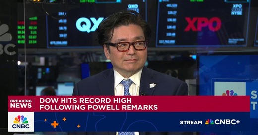 Fundstrat's Tom Lee: Dovish Fed is a green light for equities, small caps