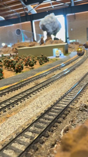 A Big Blow turbine leads a reefer train across the desert. #unionpacific #refridgerator #nscalemodeltrains #trains #freighttrain #nscale | Arizona N Scaler