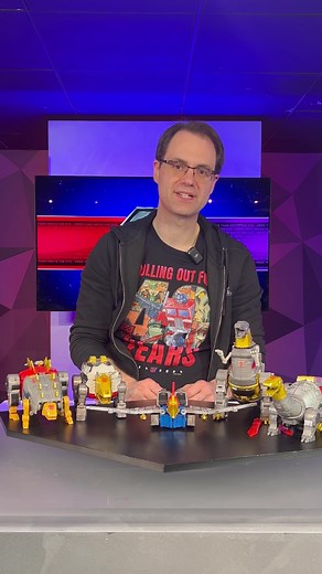 The Dinobots are all together! Check out this closer look at The Transformers: The Movie 86-26 Dinobot Swoop. #Transformers40 #40YearsOneLegacy