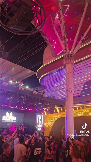 Stuck High Above Fremont Street! 😳 #fremontstreetlasvegas #travelshorts
