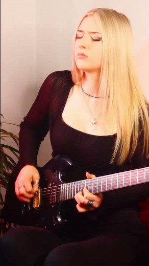 The Last Night On Earth guitar solo - Anna Cara 🎸🔥🌍 #crossboneskully #rock #annacara #rocknroll
