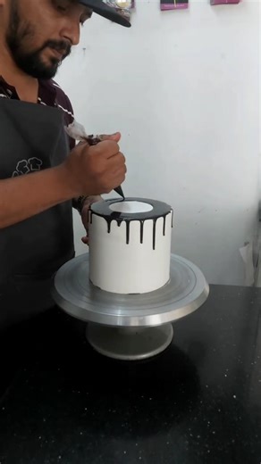 chocolate drip birthday cake design, #shorts #ytshorts #cakevideos #birthdaycake #chocolatecake