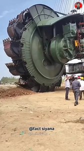 343K views · 2.2K reactions | World's Largest Machine Ever Built – Bagger 293 Explained!  #factsiyana #fbreelsvideo #reelsvideo #trendingreels #facebookreels #reelsviral #technology #science #sciencefacts #techtips #tips #knowledge | fact.siyana | Facebook