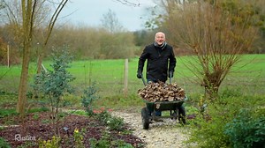 40K views · 782 reactions | Protéger les arbustes du froid, surtout après un automne doux. | Rustica | Facebook