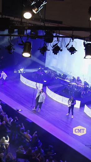 259K views · 6.5K reactions | Do me a favor and watch this on REPEAT 蘭  | CMT | Facebook