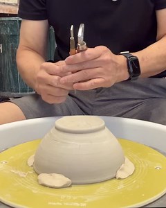 6.5K views · 57 reactions | 864-2. Art II, Basic trimming for beginners~ a class demo at PAAC. We discussed: 1. The type of trimming tools and what material they were made of. 2. How to avoid unwanted chattering or create chattering texture on purpose. 3. How to use spinner and plexiglass disc to trim all the way to the rim with flipping over. Watch the full detail on my YouTube channel: https://www.youtube.com/watch?v=F7shBO881Ic | Hsin-Chuen Lin Ceramics | Facebook