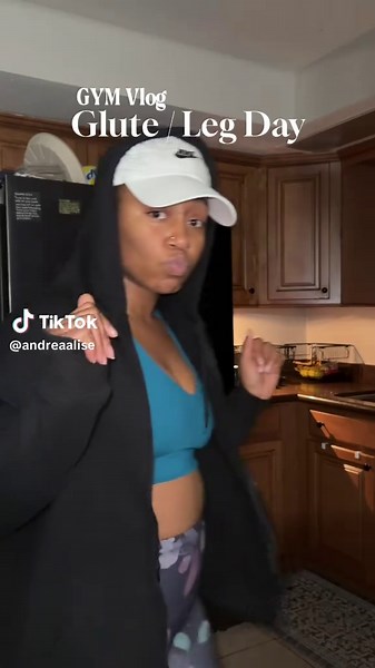 This was actually filmed on Friday at 4am not 7pm 😬😂… #fyp #fy #fitnessjourney #gymtok