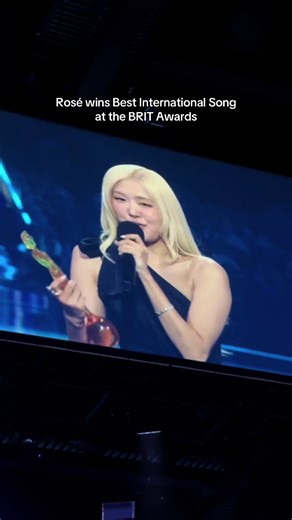 Rosé y Bruno Mars ganan el BRIT Award por Mejor Canción Internacional