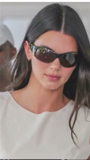 Kendall Jenner Shows Up #KendallJenner #BlakeGriffin #CelebrityNews#shorts #shortvideo#shortsfeed