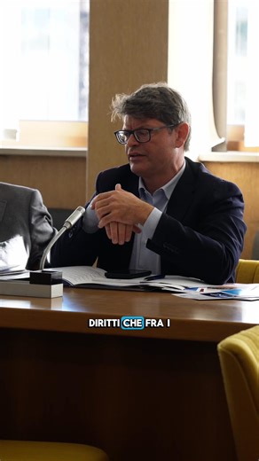 Crediamo nei progetti che producono un cambiamento concreto. Le prime dieci vetture sono già state consegnate e, nel 2026, altre dieci raggiungeranno le sedi territoriali Anglat. Un passo alla volta stiamo costruendo una rete sempre più capillare, pensata per offrire mobilità, autonomia e nuove possibilità alle persone con disabilità. Abbiamo avuto anche l’opportunità di riconoscere l’impegno della squadra di basket Santa Lucia di Roma, consegnando una medaglia che celebra la loro forza, la loro