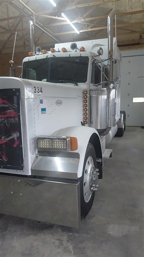 21 reactions | A Little Touch of Class 379 Peterbilt | Kevin Askin | Facebook