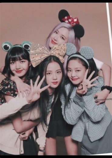 BLACKPINK Group photos 🥰🥰👸👸😭👑🥵🥵🥵💀💀☠️☠️ #blackpink #kpop #trending