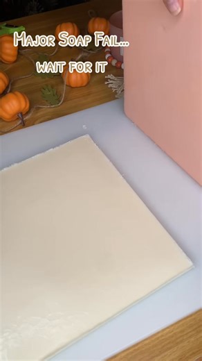 Believe it or not soap fails happen more than not 🥲😅 just laugh and keep going #soapfail #soapmaking #soapasmr #fail #soapfailure ##laughatyourself##yellowriverco | velet.soaps