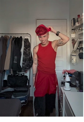 i think red is my color @Conceit