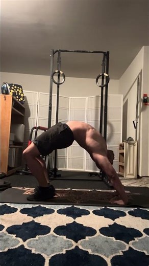 Back bridge mobility training #fitover40 #mobility #mobilitytraining #flexbility