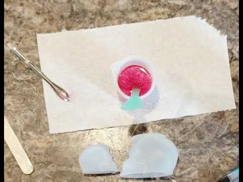 Red vs Black Resin Skull Pour 🔥 (Mica Powder + Alcohol Ink Experiment) #resinskull #resin #fyp #art