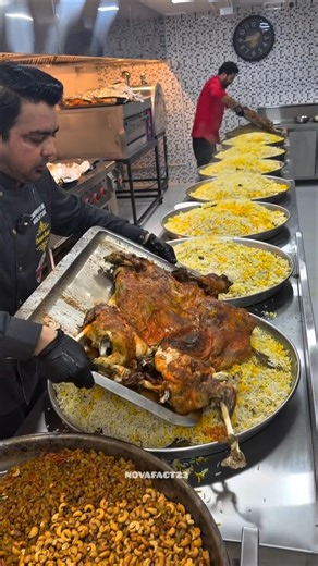 Dubai's Sheikh hosted a camel meat party at a royal gathering#shortvideo