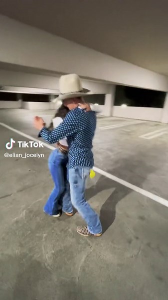 Learn How to Dance Huapango with a Partner