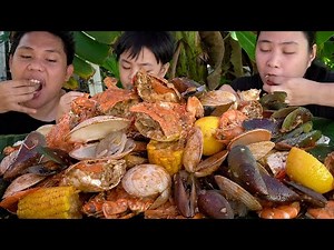 MOUTHWATERING SEAFOOD BOIL | OUTDOOR COOKING collab w/ ‪@JazzEATS‬