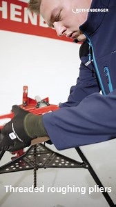 🇬🇧 Cut the thread but what happens next? Clear the stage for the thread roughener! 😏 With this wrench, you can roughen smooth threads in seconds 💯 More information at https://rothenberger.com/gb-en/threading-accessories/threaded-roughing-pliers-from-3-8-to-2-56500 🇩🇪 Gewinde geschnitten und was passiert dann? Bühne frei für die Gewinde-Aufrauzange! 😏 Mit dieser Zange raust du in sekundenschnelle glatte Gewindegänge auf 💯 Mehr Informationen unter https://rothenberger.com/de-de/gewindeschn