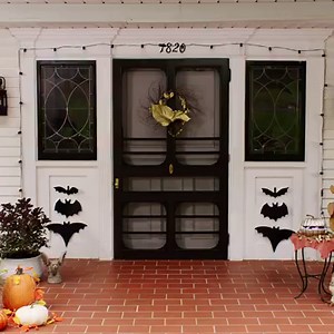 623K views · 492 reactions | Watch how to spook your guests in style with these Halloween decor tips. | Country Living Magazine | Facebook