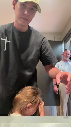 Dad takes his two young daughters to an empty womens restroom in Florida. Then he’s harassed by a man losing his mind.