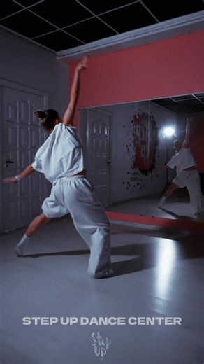 CONTEMPORARY ✨ Старт групп с @alinapogonina2 •ВТ/ЧТ- 20:00 🏠 КАЛЬВАРИЙСКАЯ 25 (м.Молодежная) •ПН/ПТ- 20:00 🏠 МАШЕРОВА 17/4 (м.Немига/пл.Победы) Вас ждёт работа над пластикой тела, невероятно красивые хореографии и обучение с самых азов ☝️ Пробное занятие- 10 руб или БЕСПЛАТНО при покупке абонемента в день пробного 💰 Для записи пиши в инст @step_up_top_ 💘