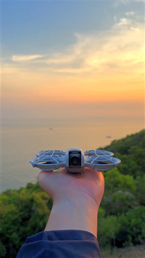 Flying’s never been easier – DJI Neo lifts off right from your hand, stays safe with full propeller protection, and follows you effortlessly with AI tracking. Ready for takeoff? 🚁✨ Discover the possibilities with DJI Neo: https://brnw.ch/21wMngL #DJI #DJINeo #vlogdrone #DJIflyingcamera #minidrone #cameradrone | DJI Australia and New Zealand