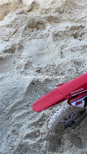 jonty (@jonty9896)’s videos with original sound - matty healy ears