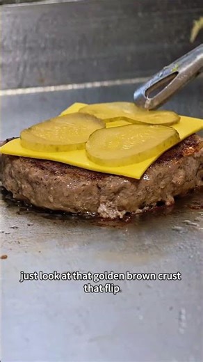 Donut burger 🍔 😋 #food #usa #cooking #burger #burgerrecipe #easyrecipes #uk #canada