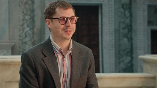 Michael Cera & Benicio Del Toro Break Down Their Dynamic In The Phoenician Scheme BTS Clip