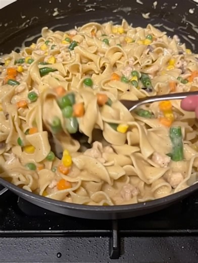 My cheap & lazy meal tonight Ingredients: 1 can of cream of chicken soup 1 can of cream of mushroom soup 1 can of cream of celery soup ..... | Mama's Cooking Recipes