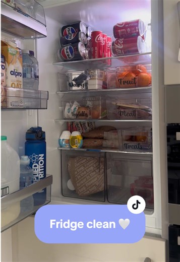 Fridge clean was NEEDED 🧼🧼 #clean #cleaninghacks #cleanwithme #cleaningtips #fridgeclean