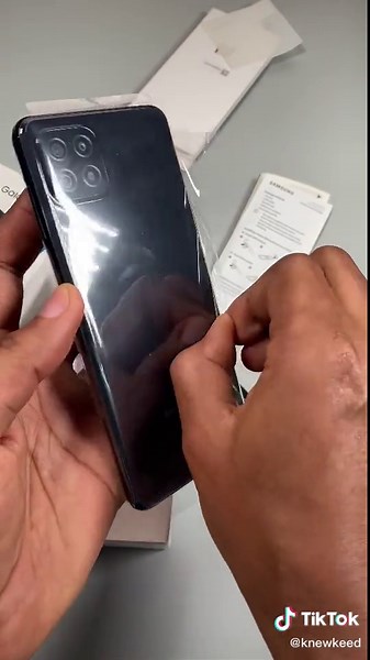 Samsung Galaxy A22 Unboxing