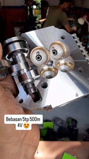 rudianta on Instagram: "Modif 4V 29/25 piston 75 #planktoncylinderheads #ffa350 #402m #dragbikeindonesia #fyp #130cc #dragbike #roadrace #roadraceindonesia #grasstrack_id #graastrack #201m #500m #1000m #motorplus #ototrend #balapmotor #balaplurus #sukabalapmotor #balapliarjakarta #maniakracing #maniakmotor"